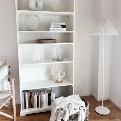Ester gulvlampe hvit m/skjerm