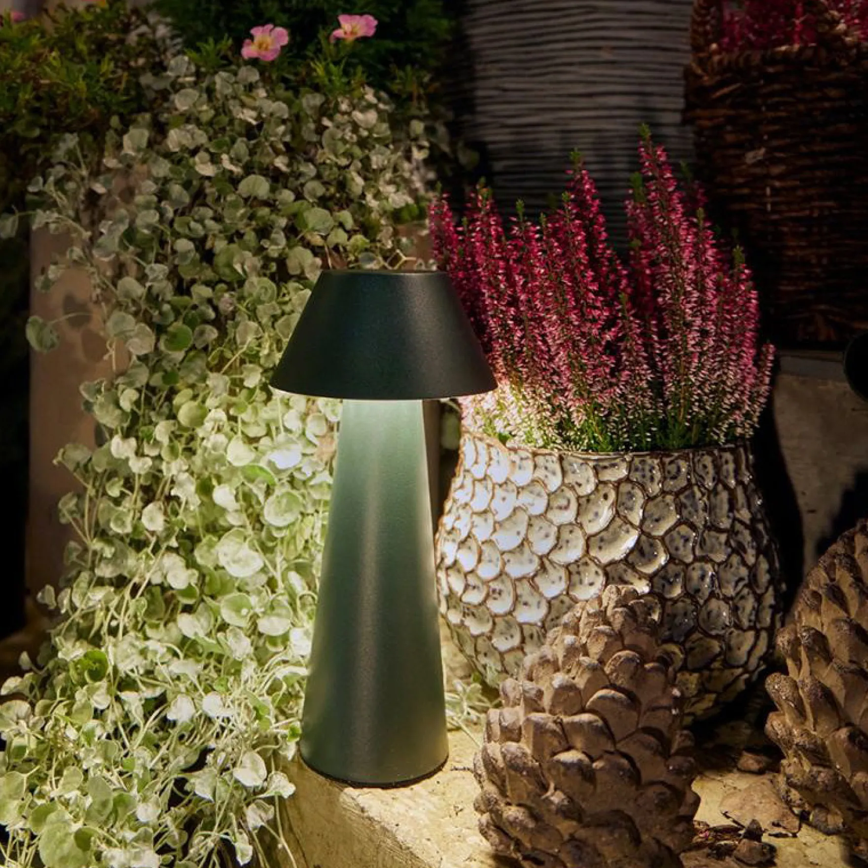 Max bordlampe oliven oppladbar