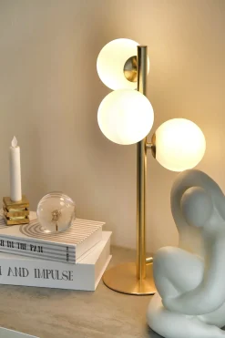 Molekyl 3-lys bordlampe messing/opal