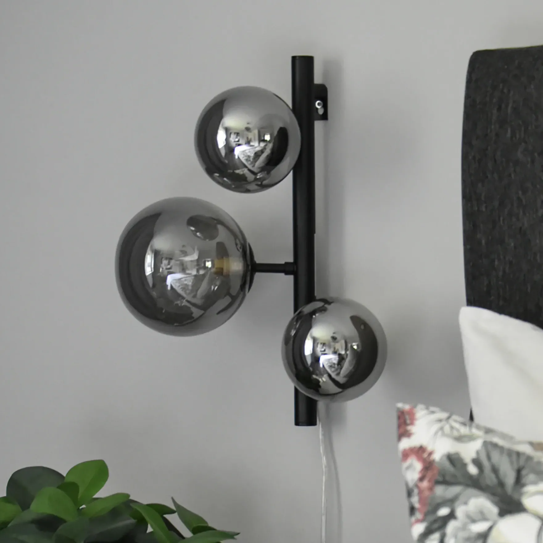 Molekyl 3-lys vegglampe sort/sotet