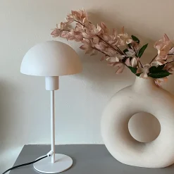 Remo bordlampe hvit
