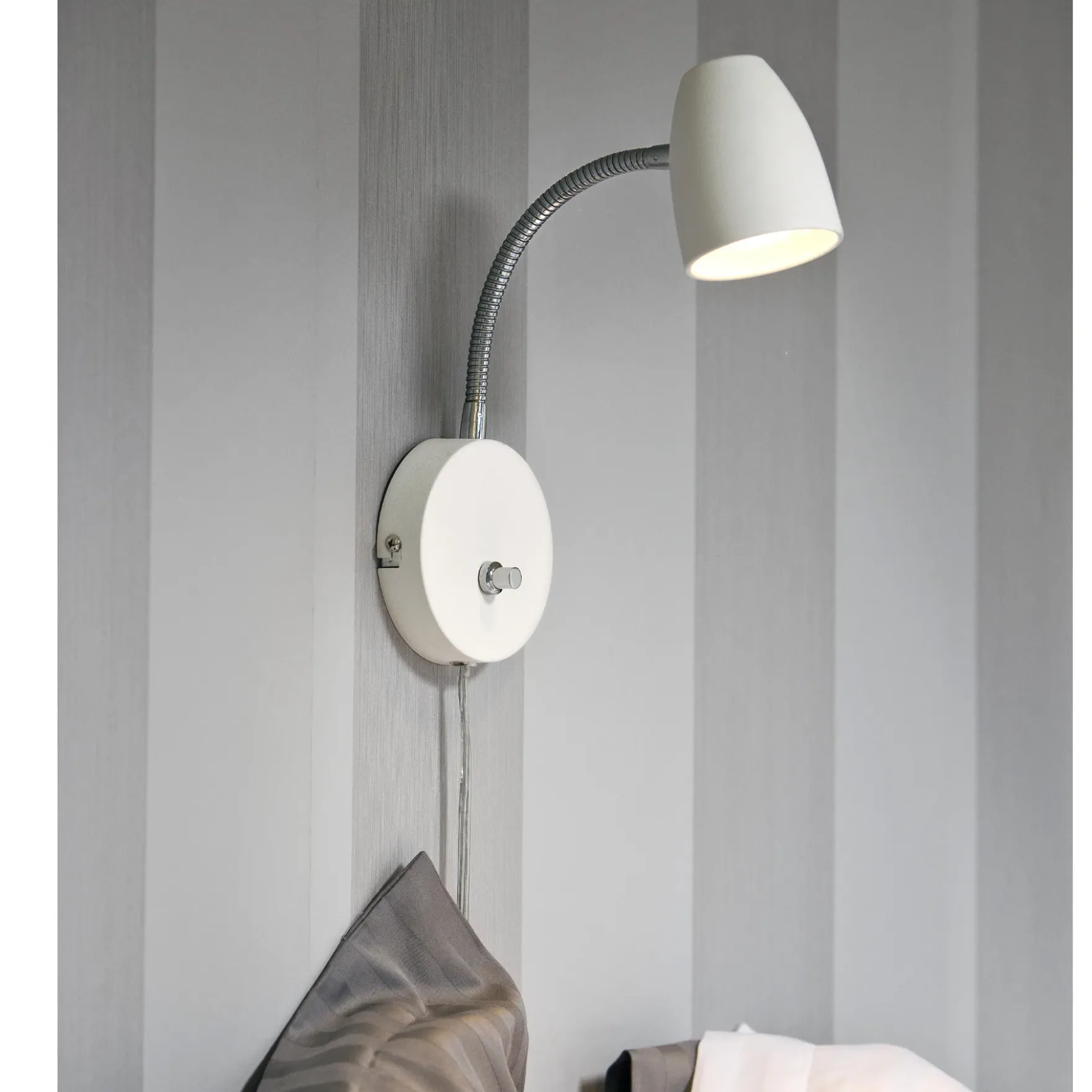 Sandnes vegglampe hvit m/dim