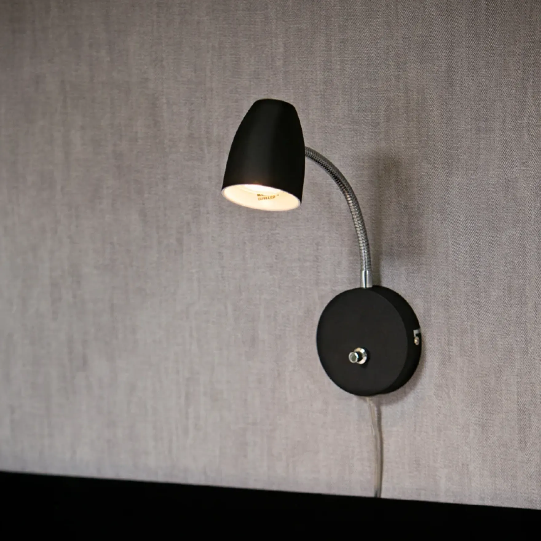 Sandnes vegglampe sort m/dim