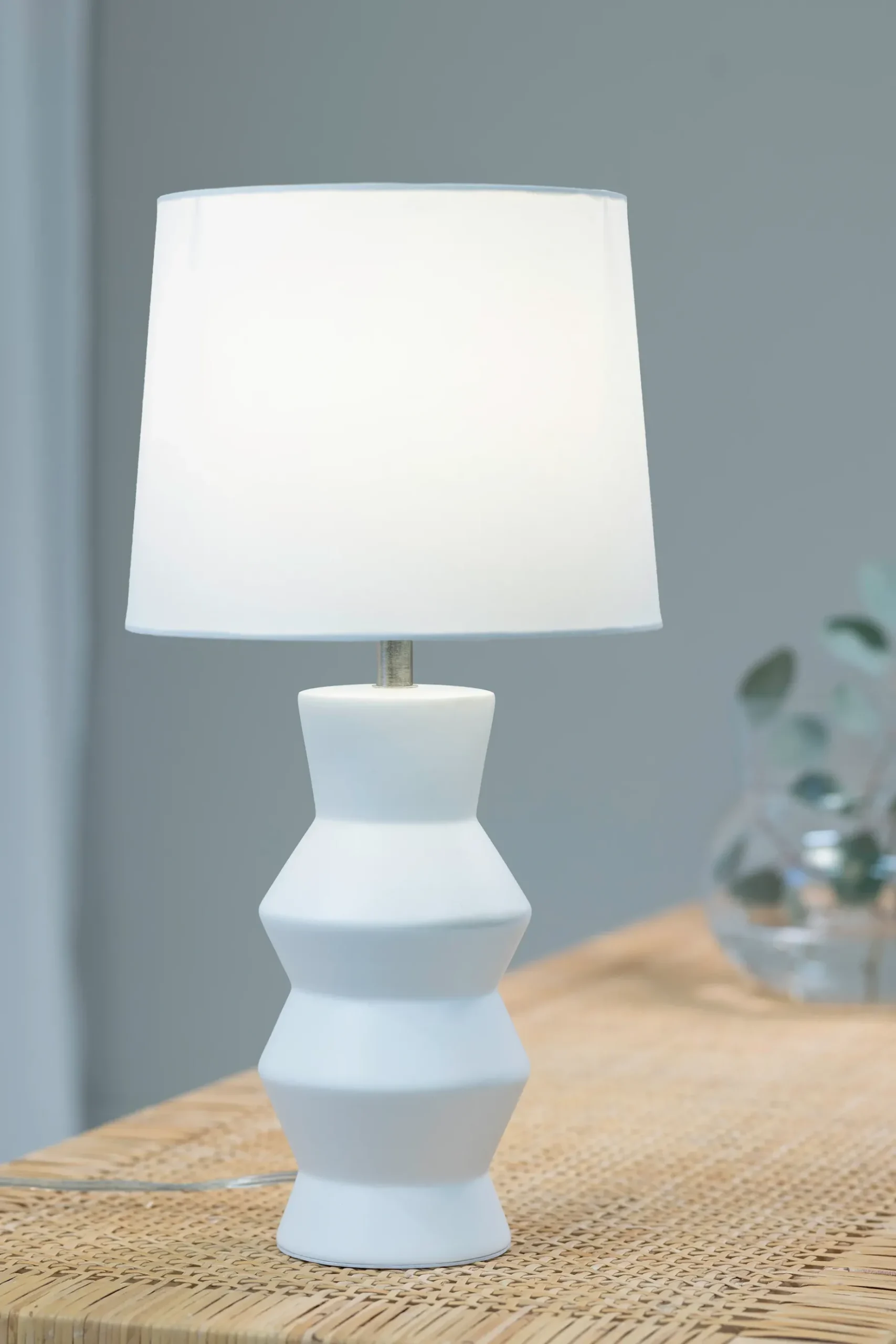 Sienna bordlampe E27 40W hvit