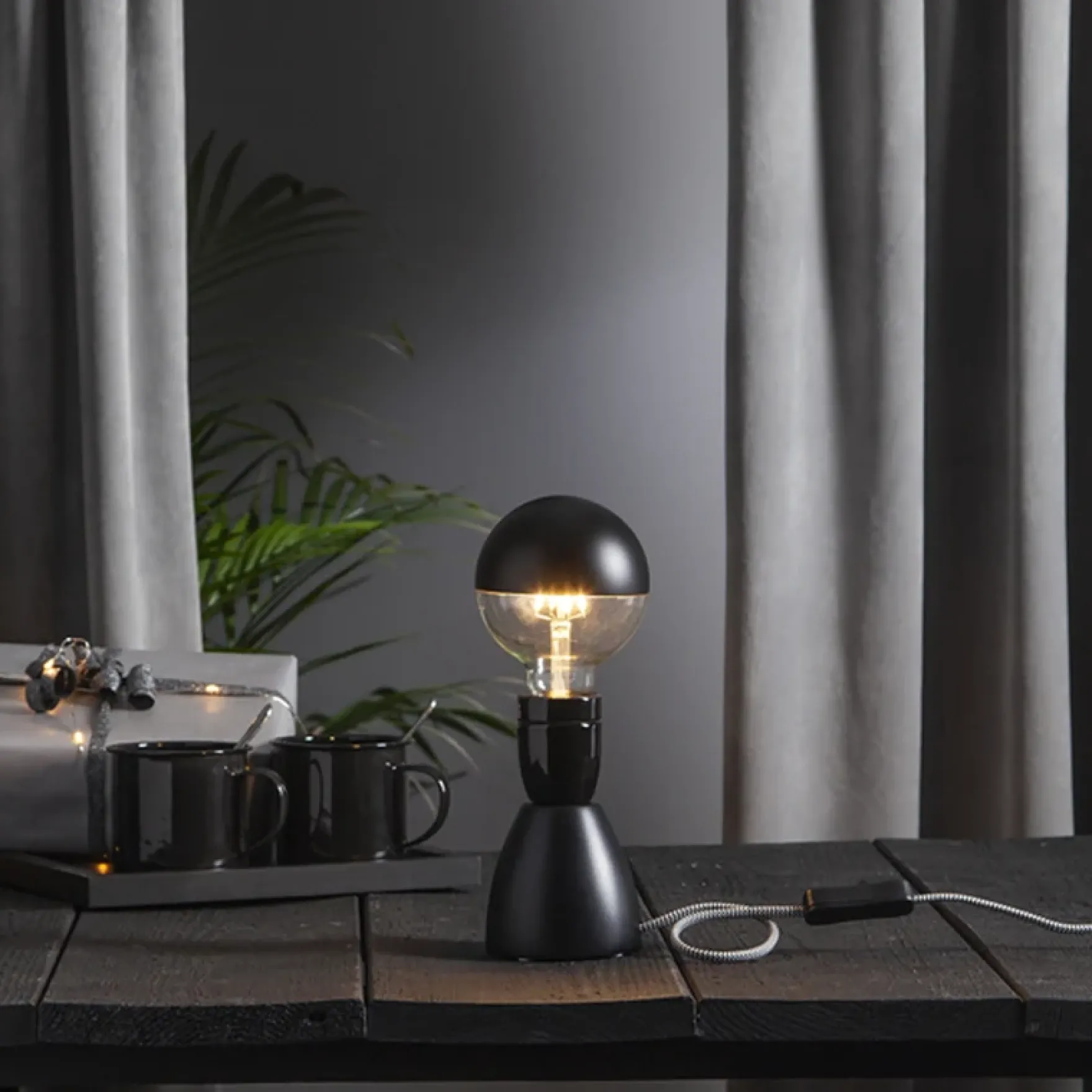 Star LED globe sort topp Ø95mm 2.8W dimbar